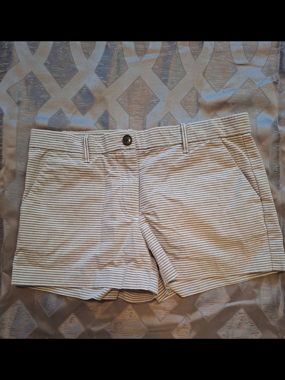 GAP Women's Gray, Beige and White Striped Shorts. Sz 02